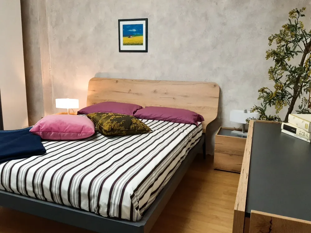 Online Letto matrimoniale con gambe Elegance a prezzo scontato Letti