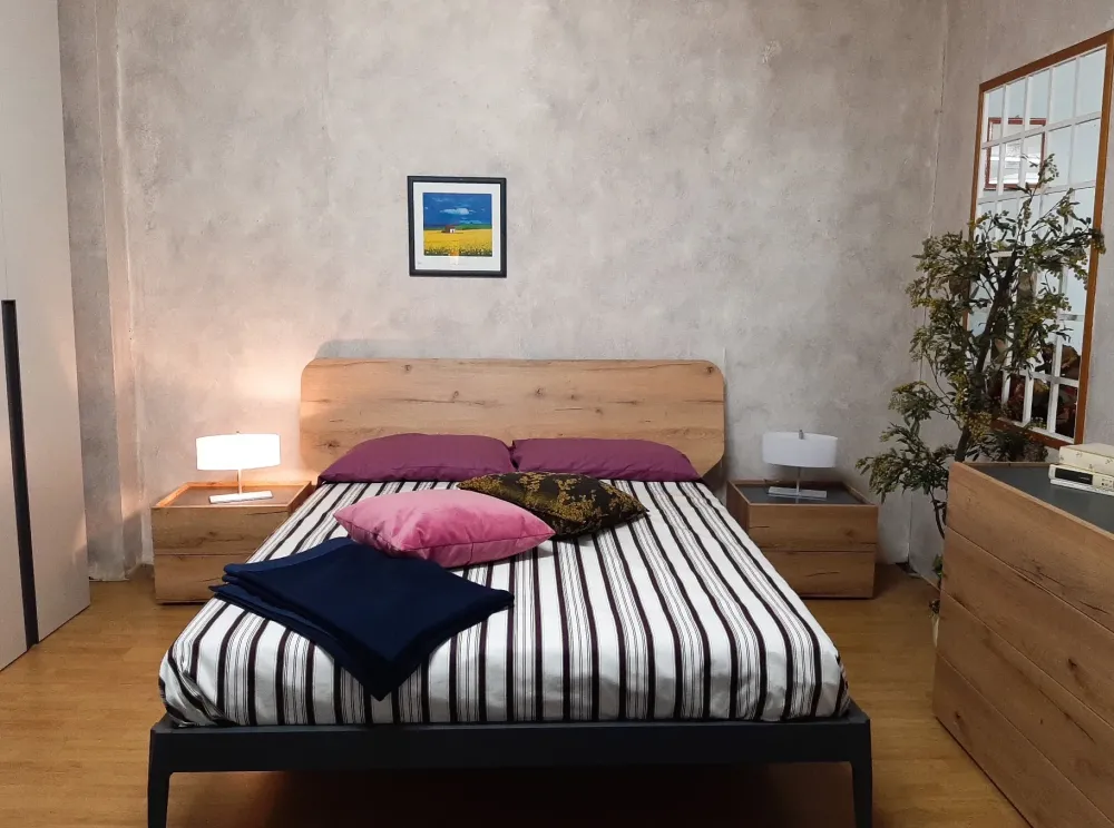 Online Letto matrimoniale con gambe Elegance a prezzo scontato Letti