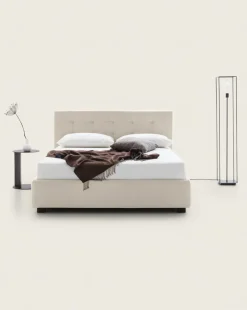 New Letto matrimoniale con gambe Tender a prezzo scontato Letti