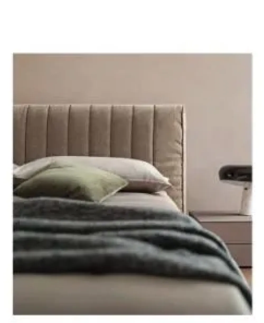 Dall'Agnese Letto matrimoniale con gambe Dallagnese letto goose a prezzo riservato- Letti