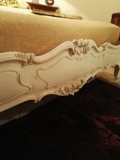 Collezione esclusiva Letto matrimoniale con giroletto Letto matrimoniale in massello di noce laccato bianco a prezzo ribassato- Letti
