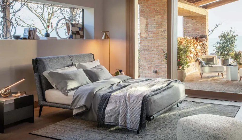 Flou Letto matrimoniale con piedini Gaudì a prezzo riservato- Letti