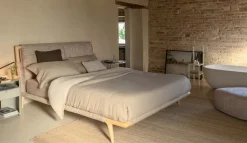 Flou Letto matrimoniale con piedini Gaudì a prezzo riservato- Letti