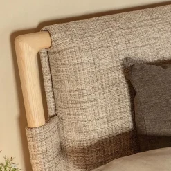 Flou Letto matrimoniale con piedini Gaudì a prezzo riservato- Letti