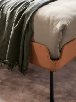 Bolzan Letto matrimoniale con piedini Gabri a prezzo ribassato- Letti