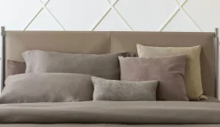 Flou Letto matrimoniale con piedini Iko a prezzo riservato- Letti