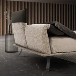 Letto matrimoniale con piedini Just * a prezzo ribassato Letti