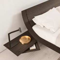 Outlet Letto matrimoniale con piedini Aqua a prezzo ribassato Letti