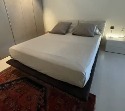 Veneran Letto matrimoniale con piedini Letto effetto sospeso a prezzo ribassato- Letti