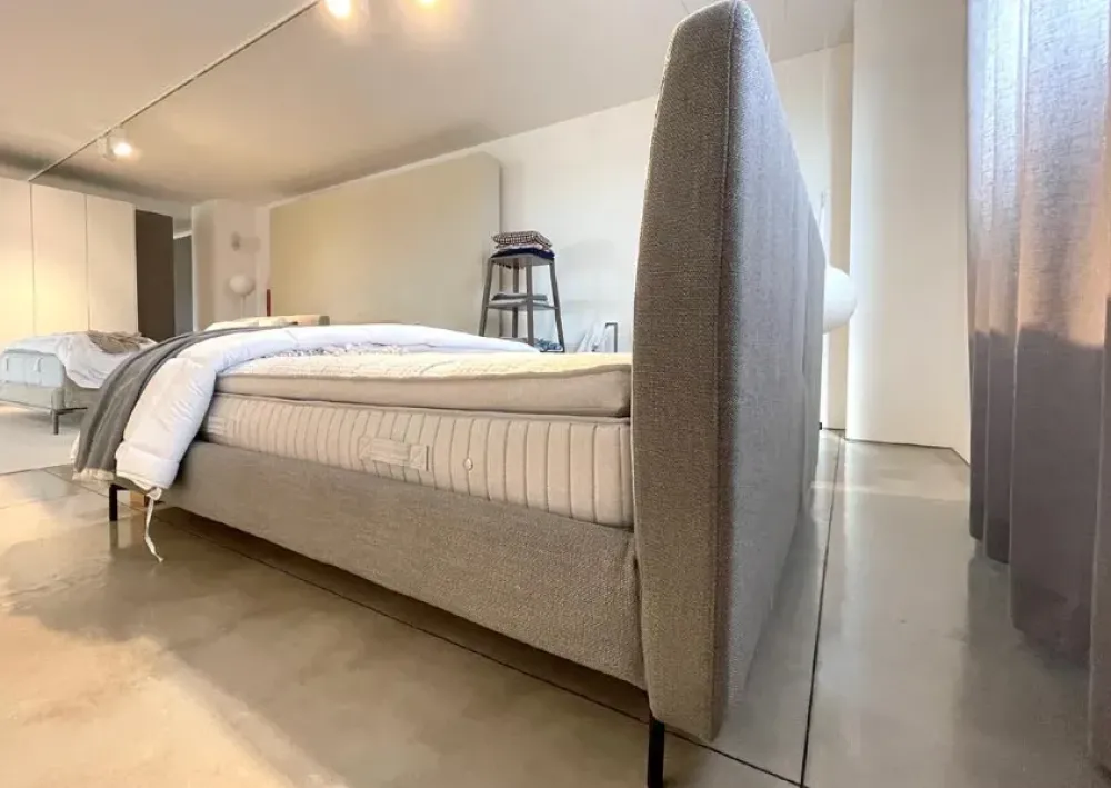 Bolzan Letto matrimoniale con piedini Feel a prezzo scontato- Letti