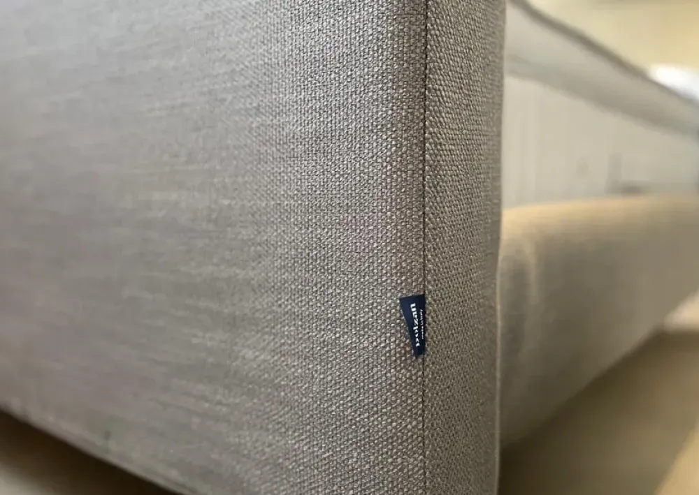 Bolzan Letto matrimoniale con piedini Feel a prezzo scontato- Letti