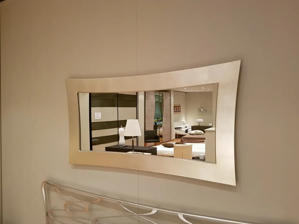 Clearance Letto matrimoniale con piedini Venice a prezzo scontato Letti