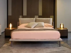 New Letto matrimoniale con piedini Cayman outlet a prezzo scontato Letti