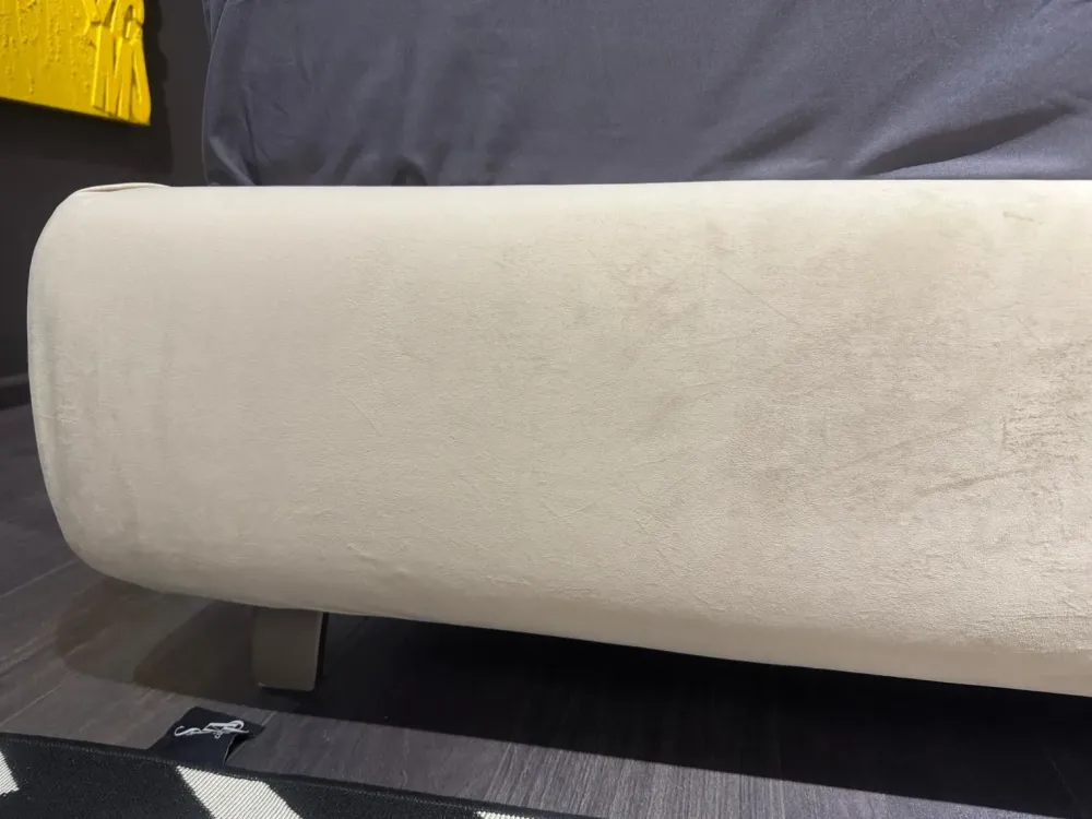 Outlet Letto matrimoniale design Tamigi a prezzo scontato Letti