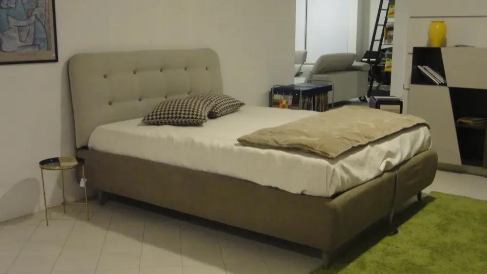 Letto matrimoniale design Paco a prezzo scontato^Noctis Hot