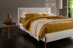 Letto matrimoniale design Verney a prezzo scontato^Altrenotti Outlet