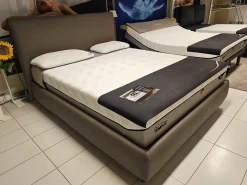 Sale Letto matrimoniale moderno Uno a prezzo ribassato Letti