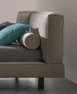 Online Letto matrimoniale moderno Academy piuma a prezzo ribassato Letti