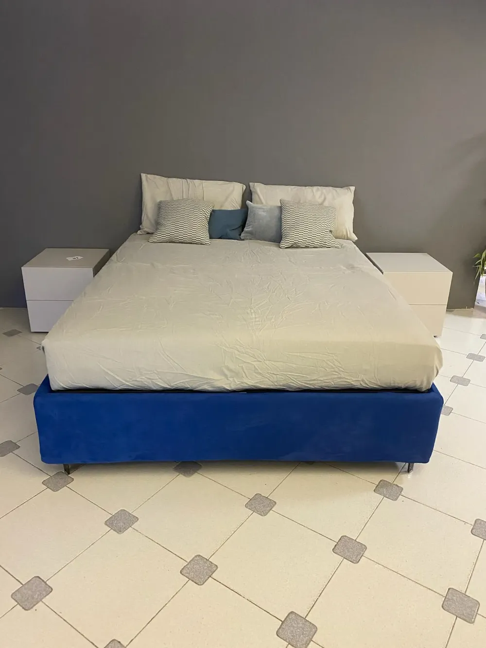 Clearance Letto matrimoniale moderno Sommier a prezzo ribassato Letti