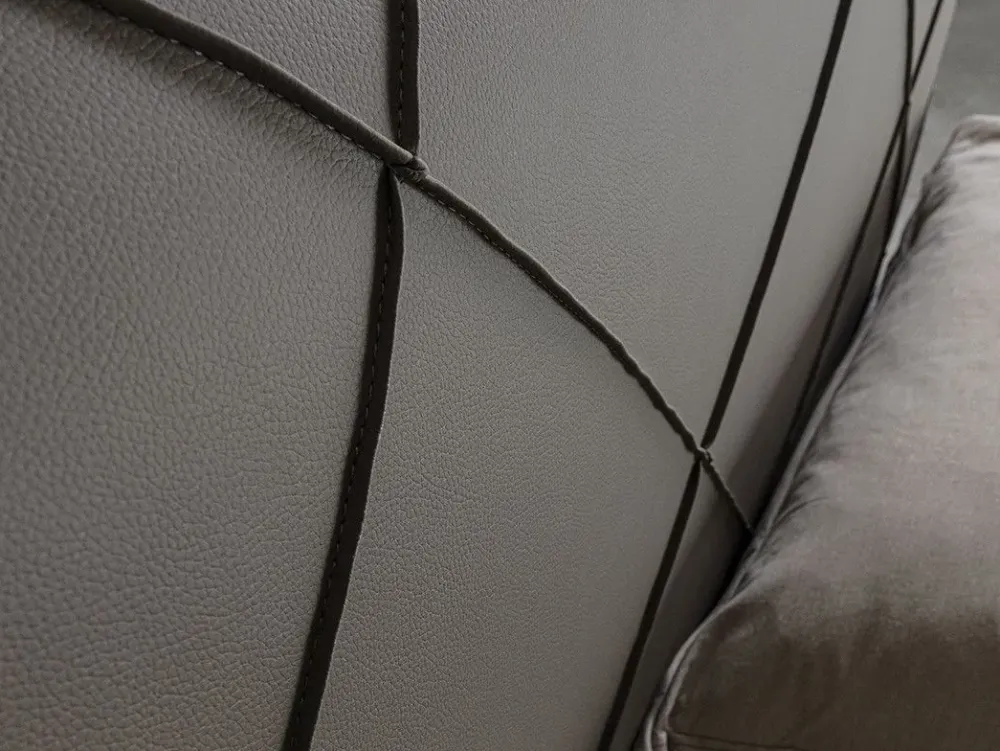 Letto matrimoniale moderno Q a prezzo ribassato^Crippa Salotti Outlet