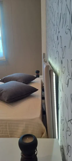 Letto matrimoniale moderno Skyline a prezzo ribassato^Moretti Compact Giorno Notte Discount