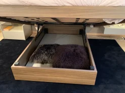 Letto moderno con contenitore Miri a prezzo scontato^Tagliabue Mobili Clearance