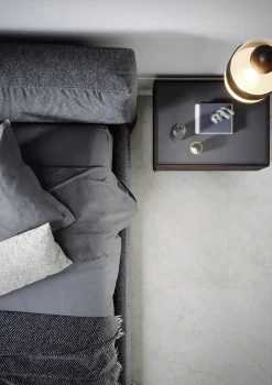 NovaMobili Letto moderno con gambe Brick a prezzo scontato- Letti