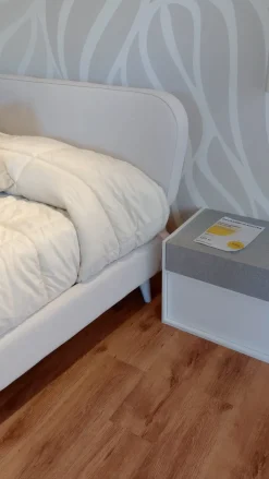 Letto moderno con giroletto Scudo a prezzo ribassato^Imab Best