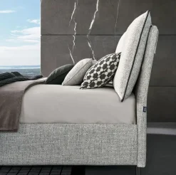 Letto moderno con piedini Blanca a prezzo scontato^Twils Best