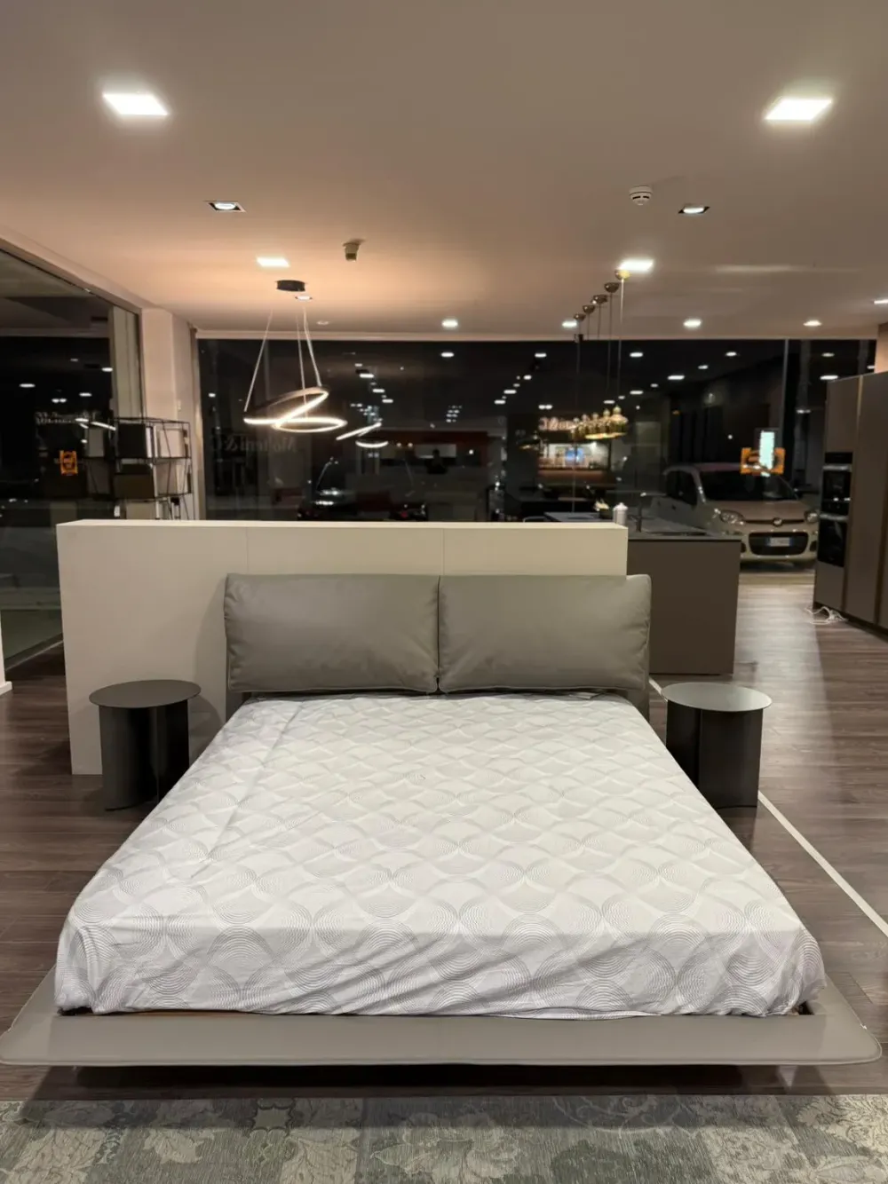 Letto moderno John john scontato 30%^Poltrona Frau Sale