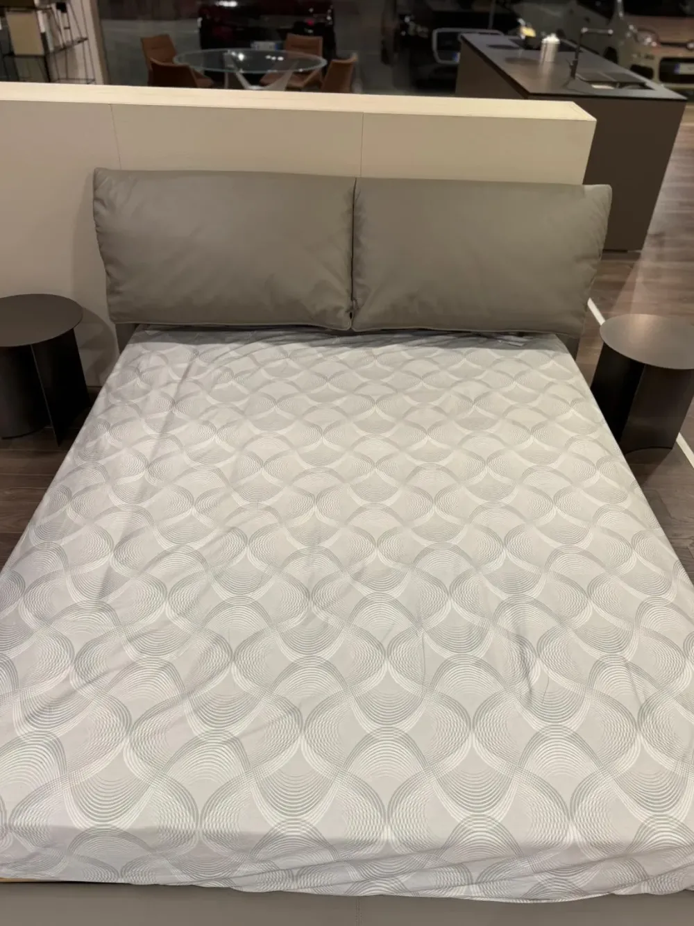 Letto moderno John john scontato 30%^Poltrona Frau Sale