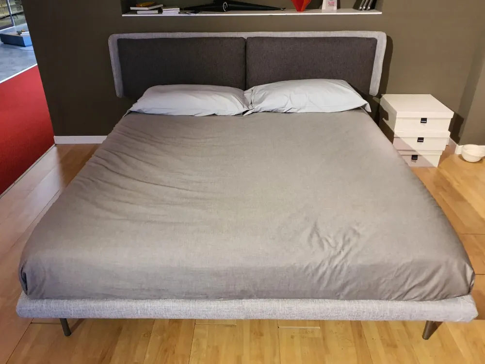 Ditre Italia Letto moderno Skin con uno sconto del 41%- Letti