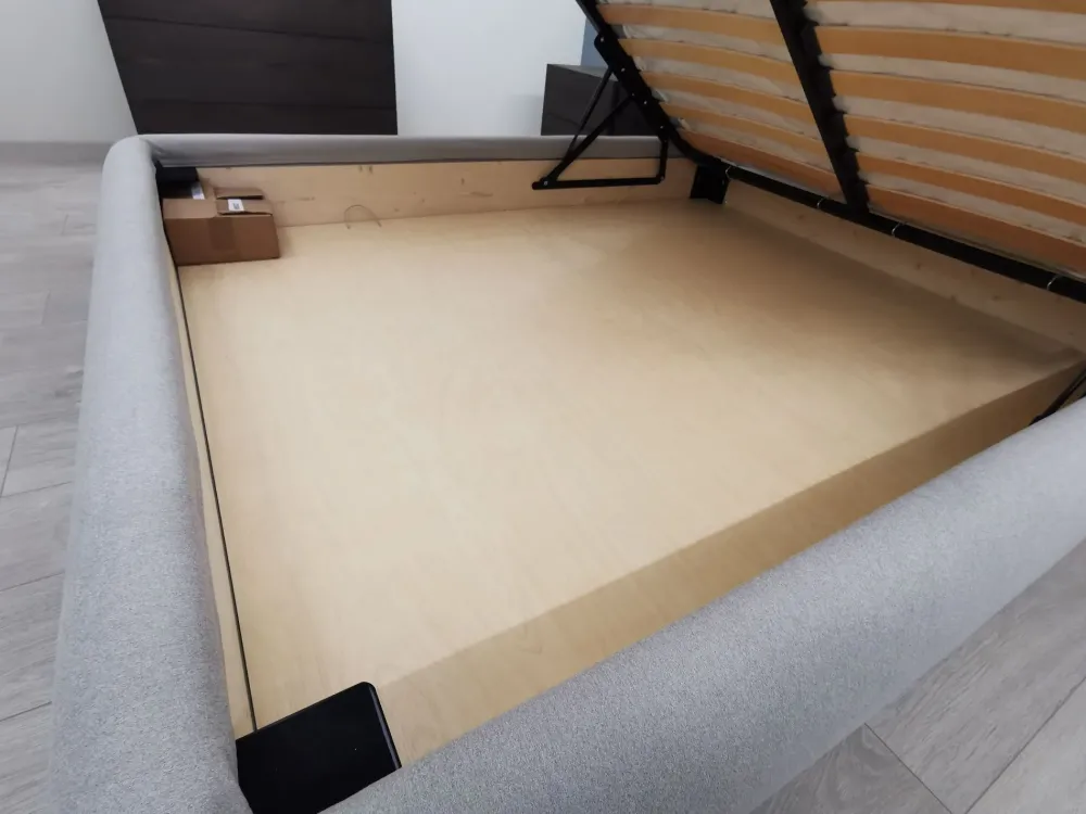 Sale Letto moderno Venus con un ribasso del 29% Letti