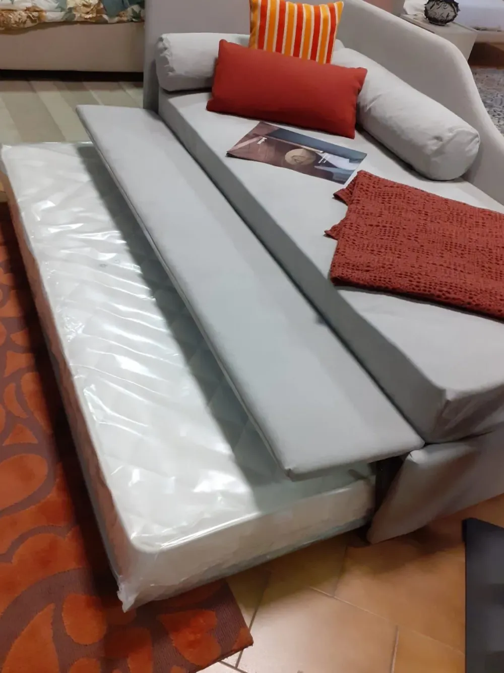 Letto singolo con giroletto Line a prezzo ribassato^Bolzan Online