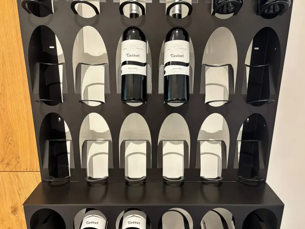 Online Libreria modello Libreria del vino di a prezzo riservato Librerie