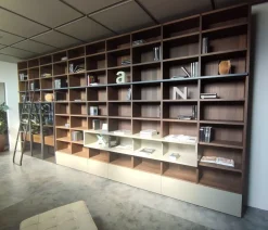 Libreria Modo con scaletta  in stile moderno di in OFFERTA OUTLET^Sangiacomo Discount