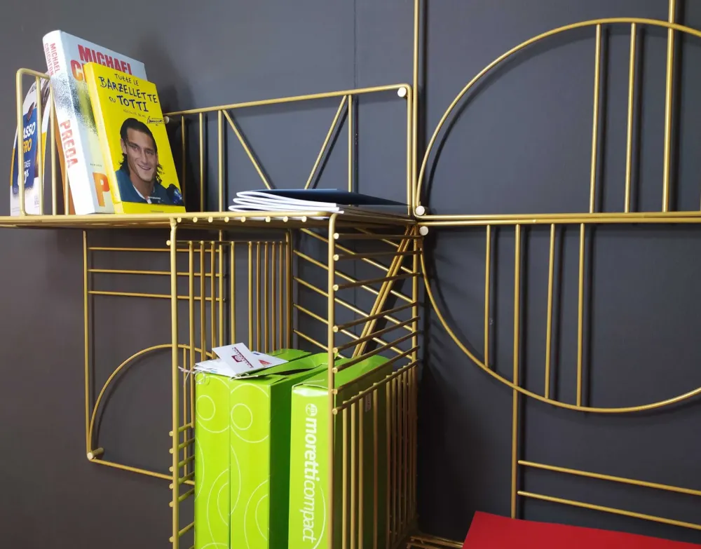Libreria in metallo scontata -25%: scopri Musa^Mogg Best