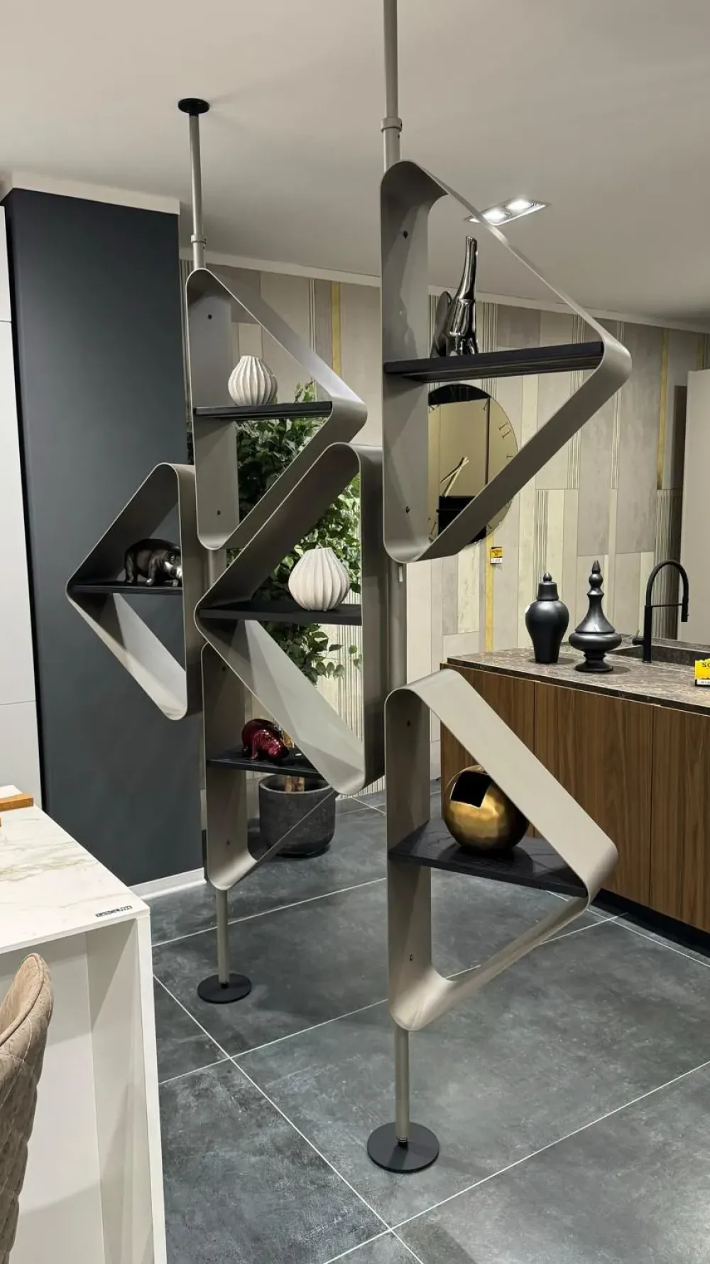 Outlet Libreria Spinnaker in stile design con forte sconto Librerie