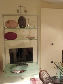 Outlet Libreria Ubiqua in stile design a prezzi convenienti Librerie