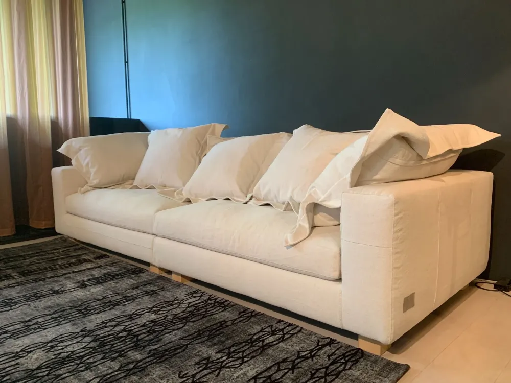 Discount Lineare modello Nebula nine di a prezzi convenienti Divani