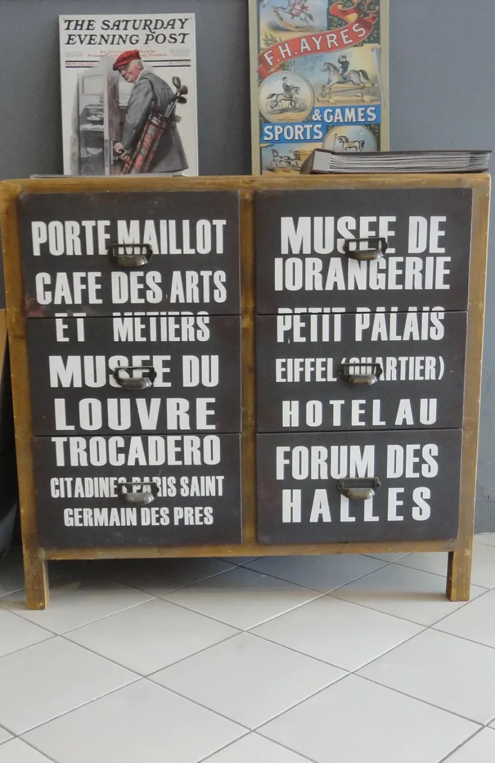 Madia a cassetti dipinta con scritte scontata del -60%^Collezione esclusiva Best