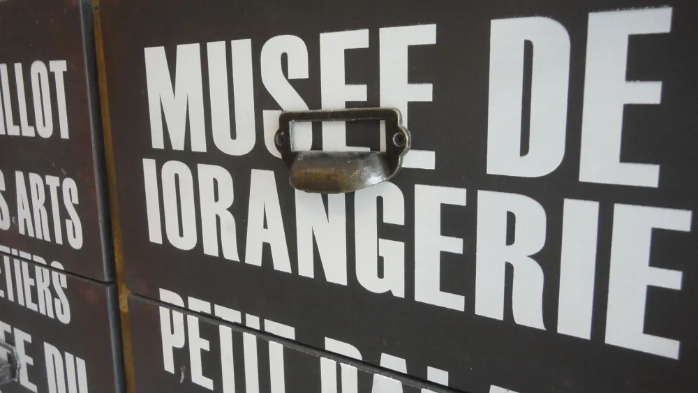 Madia a cassetti dipinta con scritte scontata del -60%^Collezione esclusiva Best