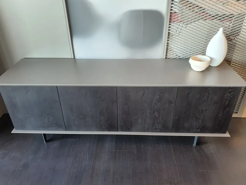 Ozzio Madia Brera in stile moderno di in Offerta Outlet- Madie