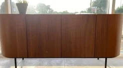 Clearance Madia di in legno Lake a prezzo riservato Madie