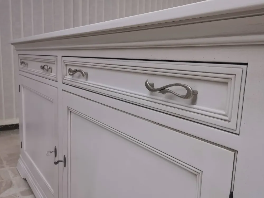 Devina Nais Madia di in legno Contessa a prezzo riservato- Madie