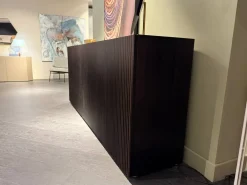 Outlet Madia di in legno Leon wood moca a prezzo riservato Madie