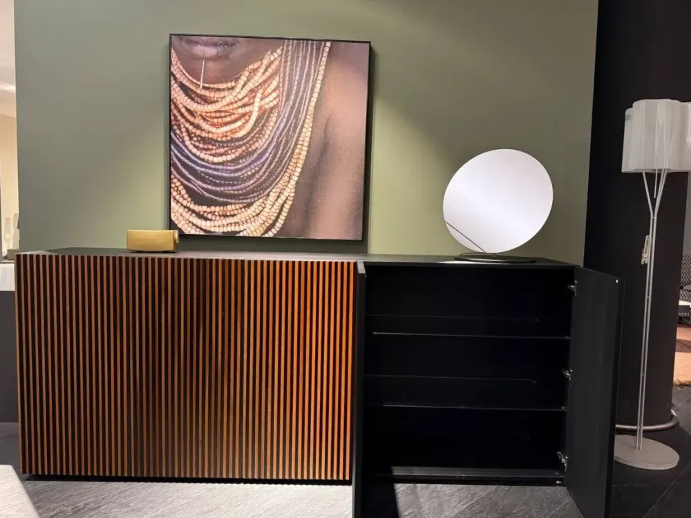 Outlet Madia di in legno Leon wood moca a prezzo riservato Madie