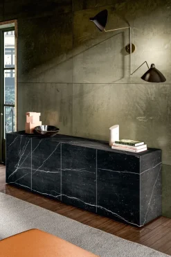 Lago Madia di in vetro Materia 1007 a prezzo riservato- Madie