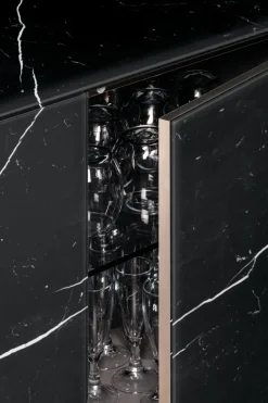 Lago Madia di in vetro Materia 1007 a prezzo riservato- Madie