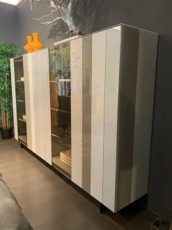 Outlet Madia di in vetro Now 1376 a prezzo riservato Madie